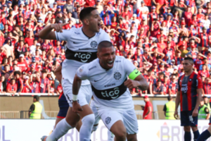 Olimpia paternaliza la Nueva Olla y se trepa a la punta - Informatepy.com