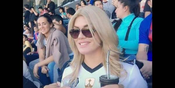 Crónica / Mencionan a esta cuerona como la "única Madrina" del Olimpia