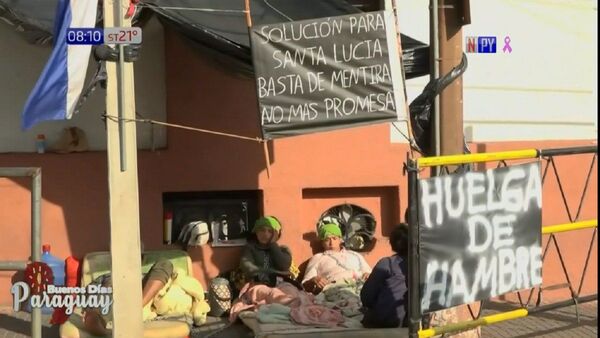 Campesinos desalojados llevan dos meses frente al Indert