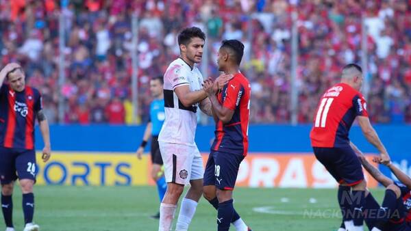 Crónica / [VIDEO] La respuesta de “Tito” Torres a unos fanáticos que le dedicaron un meme