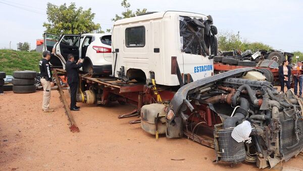 Se verifican contenedores con piezas de autos robados en España