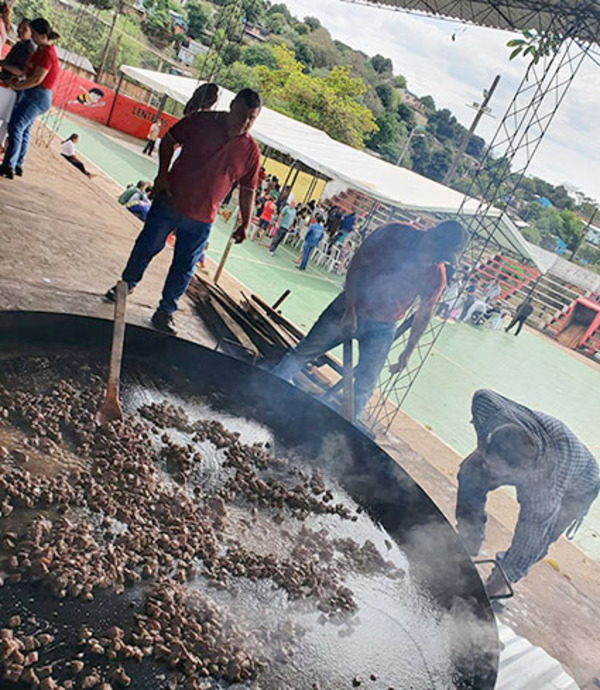 Juan Ramírez participa activamente en ayuda a damnificados del barrio San Rafael de CDE | DIARIO PRIMERA PLANA