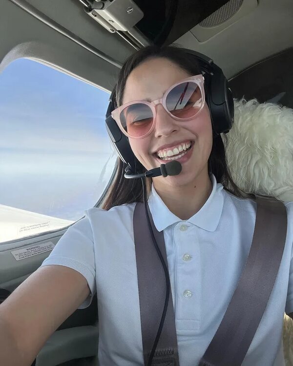 La piloto Ana Paula Céspedes regresó a las pasarelas - Gente - ABC Color