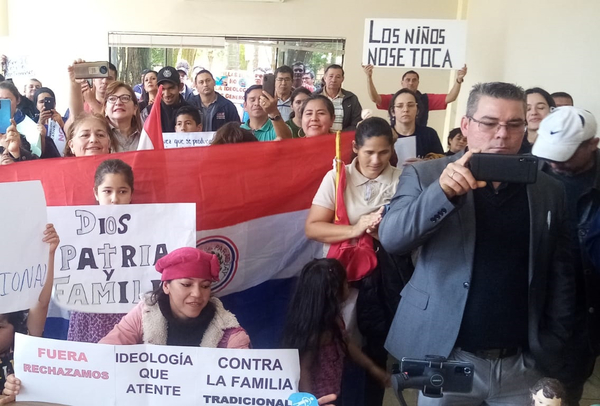 En panel, analizan propuesta de transformación educativa - La Clave