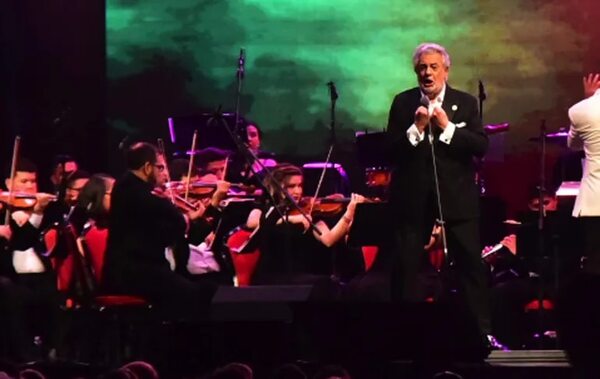 Plácido Domingo hizo resonar su poderosa voz en el Yacht, en un variado concierto - Música - ABC Color