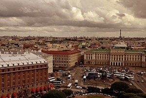 Rusia rompe consenso del consejo asesor del FMI, que le exige parar la guerra - Revista PLUS