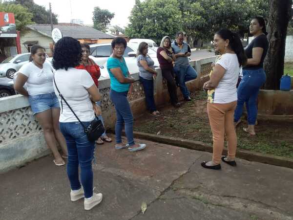 Vecinos se manifiestan contra "sicario de perros" detenido en comisaría - Radio Imperio