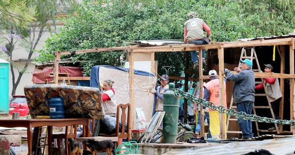 La Nación / Gobierno se afana en obras públicas y deja de lado la pobreza