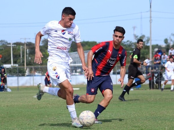 Sub 17: Con tres victorias y dos empates en la fecha 16 - APF