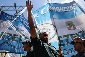 El presidente argentino defiende su gestión al celebrar el día del peronismo - MarketData