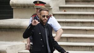 Neymar, juzgado en Barcelona a un mes del Mundial