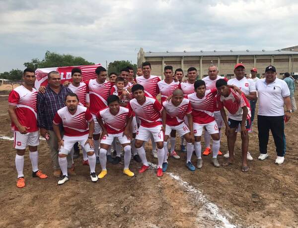 Crónica / Fútbol del interior: Estaba el equipo local, los árbitros; pero el rival no apareció