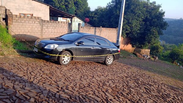 Abandonan automóvil del que robaron 30 notebooks - Noticde.com