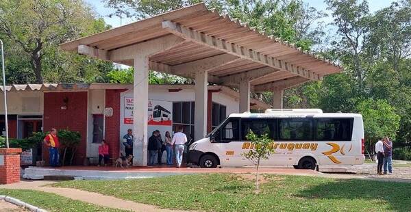 Rehabilitan paso fronterizo entre Ayolas e Ituzaingó para servicio de transporte de pasajeros