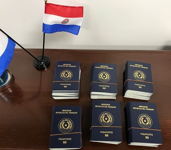 Separan del cargo a comisario que “perdió” 113 pasaportes en un bus de larga distancia - Megacadena — Últimas Noticias de Paraguay