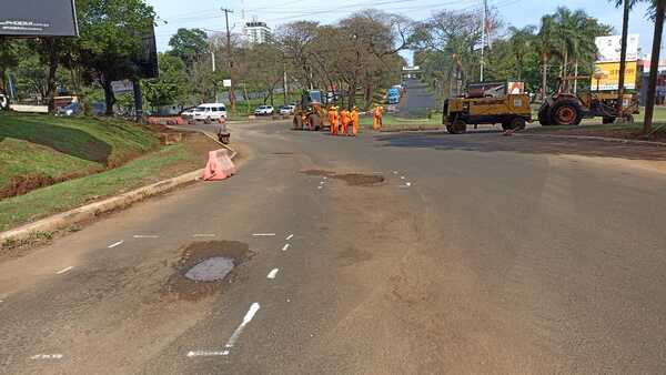 Repudian lentitud y mala calidad de obras de bacheo y reparación de la Ruta PY02 - La Clave