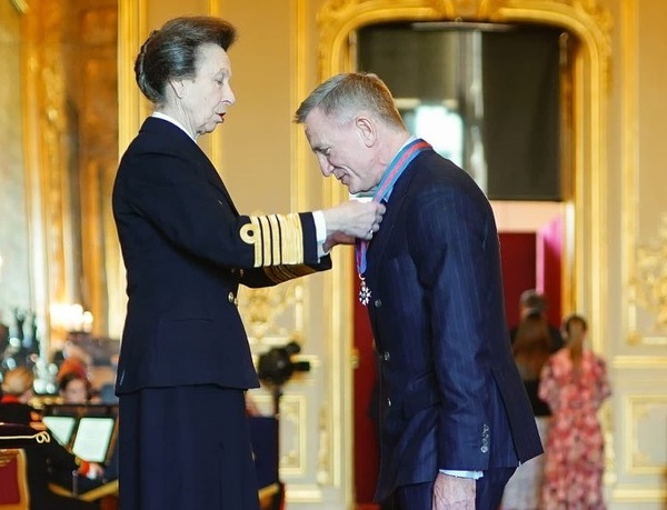 Orden real para James Bond | 1000 Noticias