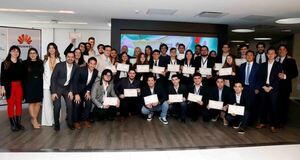 Paraguayos se destacan en Argentina gracias al programa Semillas para el Futuro de HUAWEI