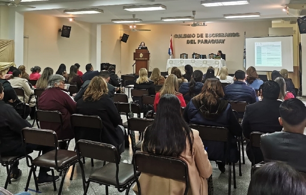 Escribanos se instruyen en temas vinculados a la actividad catastral - .::Agencia IP::.