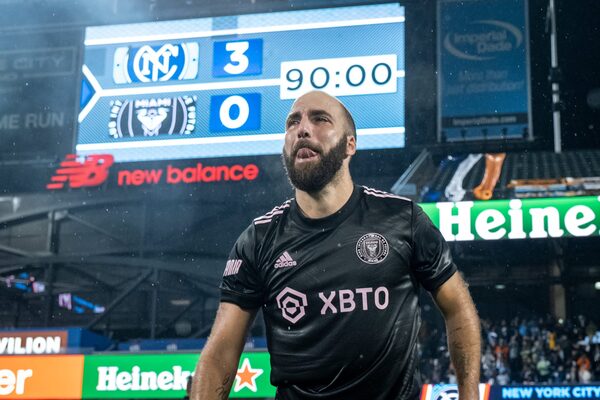 Higuaín y el final de un gran futbolista - El Independiente