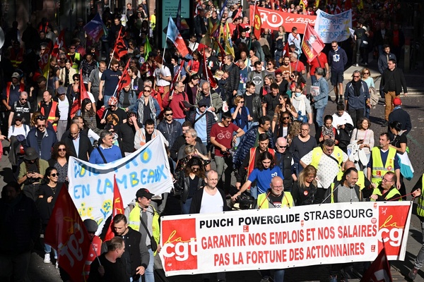 Fuerte impacto en el transporte público en Francia por la huelga general - .::Agencia IP::.