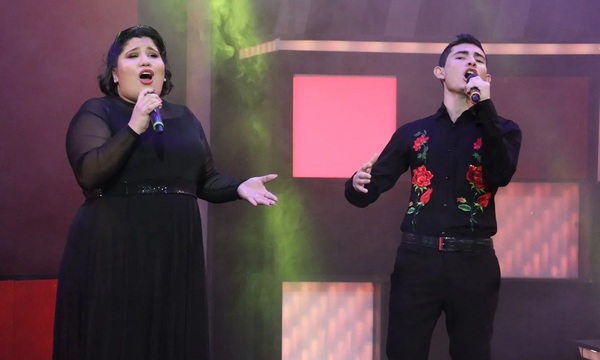 Diana y Chili cerrando el especial de Marco Antonio Solís - Paraguaype.com