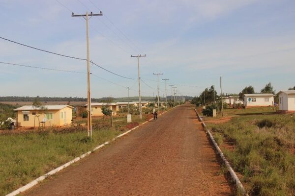 Indert afirma que seguirá trabajando para regularizar tierras en colonia Santa Lucía