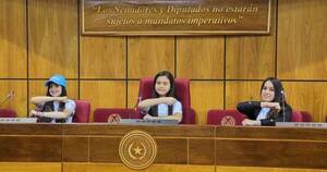 La Nación / La niña Camila tomó el cargo de presidenta del Congreso por un día