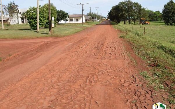 Asfaltarán acceso a la UNE en Santa Rita