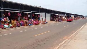 Área de ventas construida para muebleros de Caaguazú no funciona y genera pérdidas - Nacionales - ABC Color
