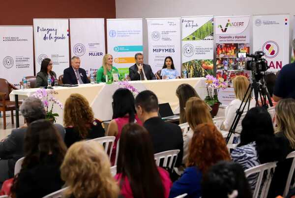 Gobierno presentó informe sobre aplicación de políticas públicas para mujeres rurales - .::Agencia IP::.