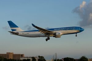 Fuerte discusión entre dos pilotos en pleno vuelo: “si sos el capitán sos un pelotudo” | 1000 Noticias