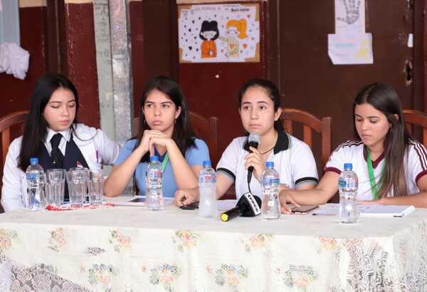 Estudiantes apoyan mayor inversión en educación y piden informarse sobre el plan de transformación - Revista PLUS