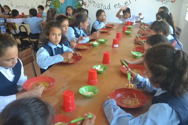 Reponen merienda escolar y en riesgo continuidad del almuerzo a estudiantes en Alto Paraguay - Noticias del Chaco - ABC Color