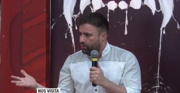 Crónica / [VIDEO] Ex competidor de TV se vuelve a enfrentar mañana a su vecino, en un juicio