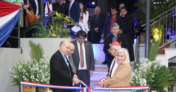 La Nación / UCA habilitó explanada estudiantil Monseñor Juan Sinforiano Bogarín