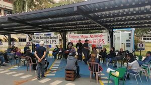 Diputados analiza hoy el peligroso plan de  “bicicletear” deudas del IPS - Política - ABC Color