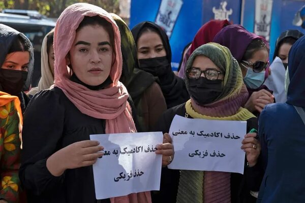 Afganistán: talibanes vuelven a prometer reapertura de escuelas femeninas - Mundo - ABC Color