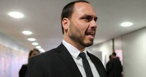 La Nación / Tribunal Electoral de Brasil investiga al hijo de Bolsonaro por presuntamente difundir fake news