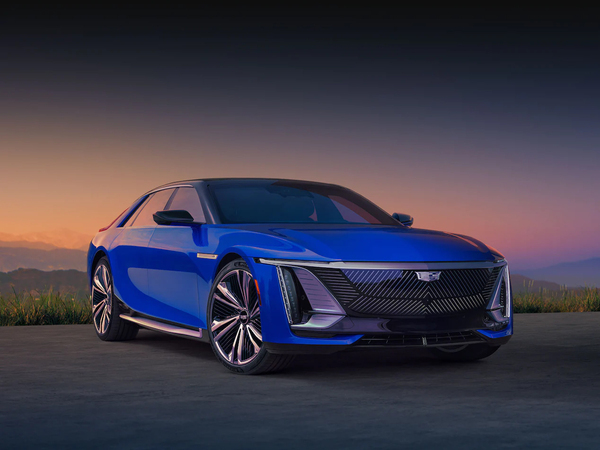 Cadillac lanzará en 2024 un eléctrico con un precio mínimo de 300.000 dólares - Revista PLUS