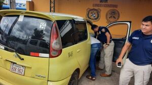 Motochorros disparan a un taxi y roban G. 300 millones