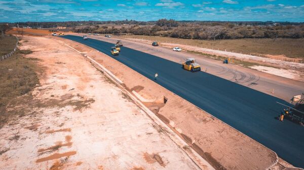 Ruta PY02: avanza primer tramo asfáltico de 3,5 km en zona de Coronel Oviedo - .::Agencia IP::.