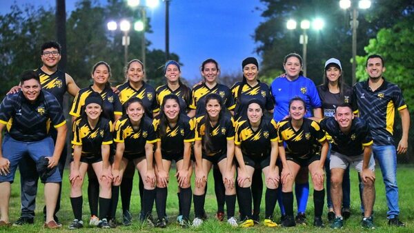 PLANTEL FEMENINO DE FAFI ENTRE  LAS MEJORES DE LA COPA UNE 2022