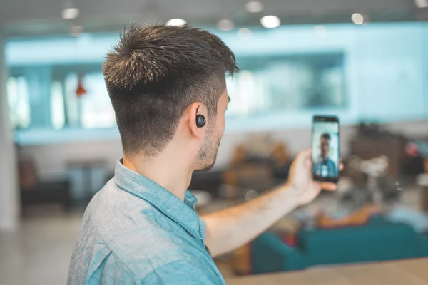 Seis aplicaciones para conocer personas únicamente con video