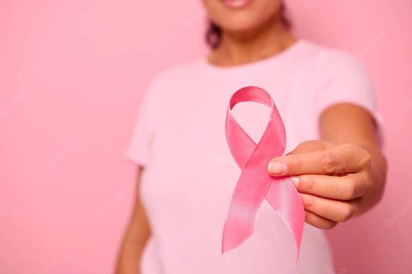 Crónica / Si se vichea a tiempo hay un 90% de curarse del cáncer de mamás, ndaje