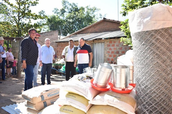 Gobernación de Presidente Hayes asiste a productores mediante aportes de elementos de producción