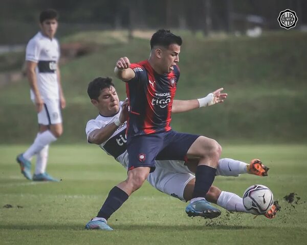 Olimpia se quedó con el clásico y la cima en Reserva - Olimpia - ABC Color