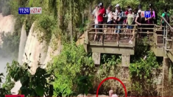 Turista cayó en Cataratas del Iguazú | Noticias Paraguay