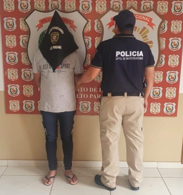 Detienen a hombre buscado por robo