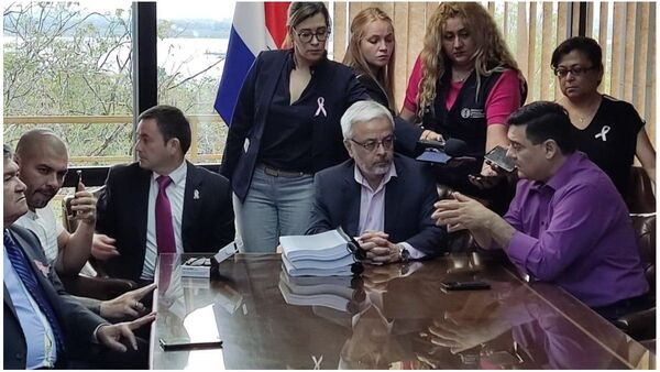 CBI oficializa entrega de informe sobre lavado de dinero al Senado